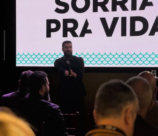 “Sorria”: Daniel Dias compartilha trajetória de 27 medalhas no SDE Bisutti Talks