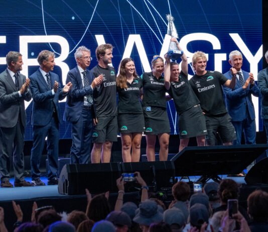 AMERICA’S CUP | EMIRATES TEAM NEW ZEALAND FICA COM O SEGUNDO LUGAR © Andrew Baker / America's Cup