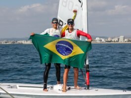 Tal pai Roberto Scheidt- tal o filho| Erik Scheidt é vice-campeão mundial da classe ILCA 6 e Brasil faz dobradinha em Vilamoura Erik (left) celebrates with Francisco Dal Ri (ILCA)