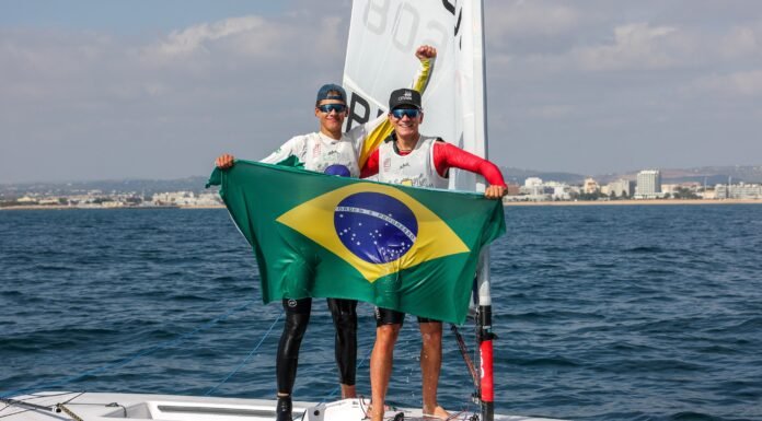 Tal pai Roberto Scheidt- tal o filho| Erik Scheidt é vice-campeão mundial da classe ILCA 6 e Brasil faz dobradinha em Vilamoura Erik (left) celebrates with Francisco Dal Ri (ILCA)