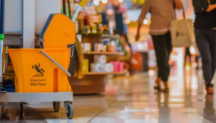 Economizar na limpeza do piso pode custar caro