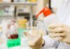 Compra de produtos de limpeza profissional exige atenção às normas sanitárias e ao fabricante